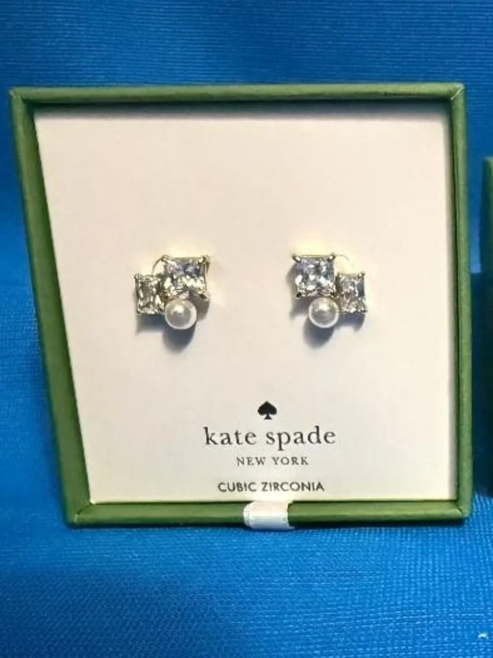 NEW ~ BNIB KATE SPADE VICTORIA SPARKLING CRYSTAL CLUSTER STUD / PIERCED EARRINGS